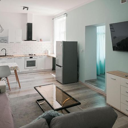 Апартаменты Apartament Mietowy Устшики-Дольне Экстерьер фото