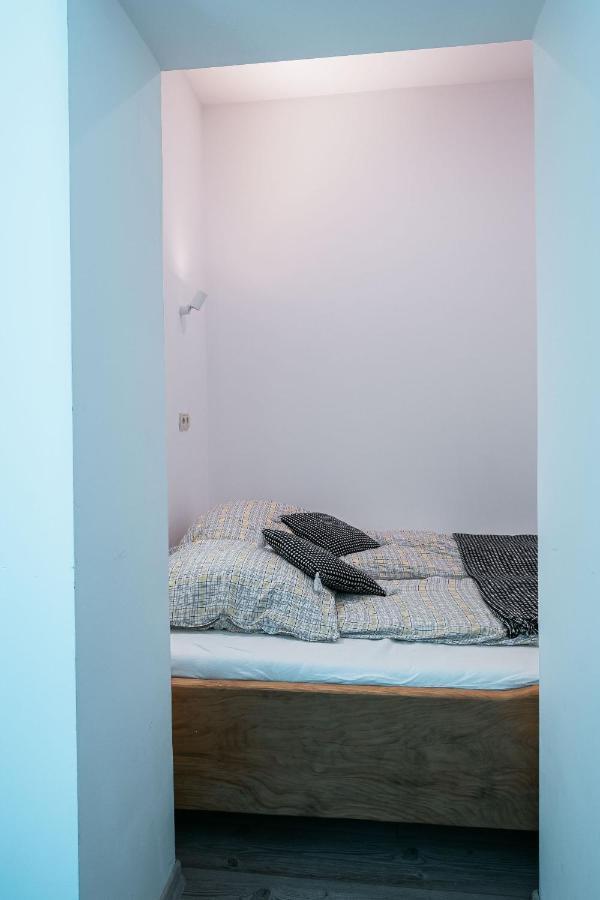 Апартаменты Apartament Mietowy Устшики-Дольне Экстерьер фото